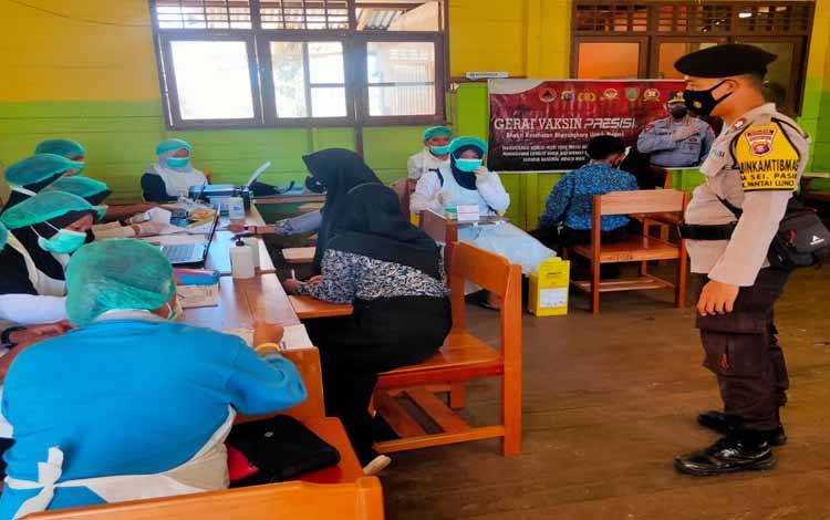 Cegah Covid-19, Polsek Pantai Lunci Sosialisasi Prokes di Sekolah
