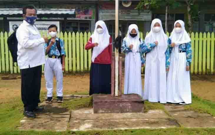 Banjir Surut, Akhirnya SMPN 1 Mentaya Hulu Laksanakan Pembelajaran Tatap Muka