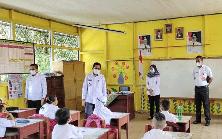 Tinjau Pelaksanaan Pembelajaran Tatap Muka, Wabup Murung Raya Ingatkan? ini