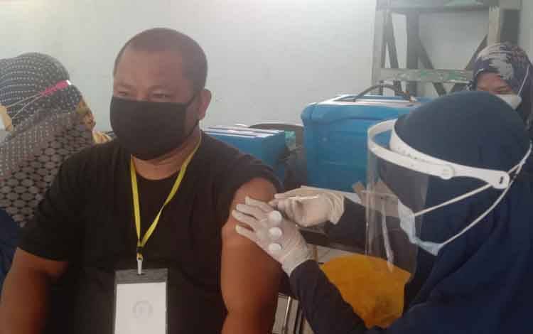 Ratusan Warga Binaan Lapas Pangkalan Bun Jalani Vaksinasi Dosis Kedua