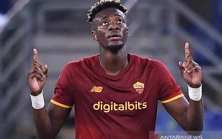 Tammy Abraham Antar Roma kembali ke Jalur Kemenangan