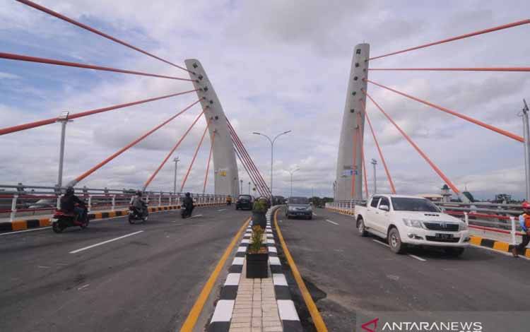 Jembatan Sei Alalak Jadi Kebanggaan Baru Warga Kalsel