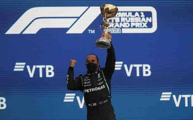 Juarai GP Rusia, Hamilton Klaim Kemenangan ke-100 di F1
