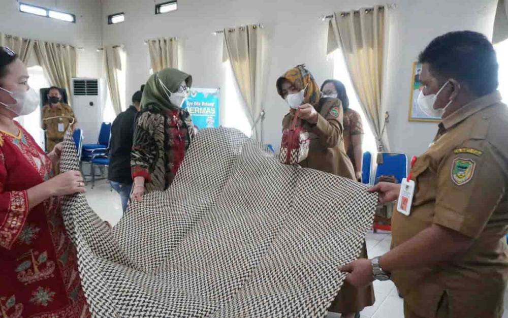 Dekranasda Akan Bina Perajin Anyaman di Barito Utara
