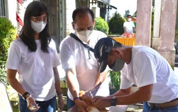 Distan Kapuas Gelar Vaksinasi Rabies Massal Gratis Bagi Hewan Peliharaan, 100 Dosis Disediakan