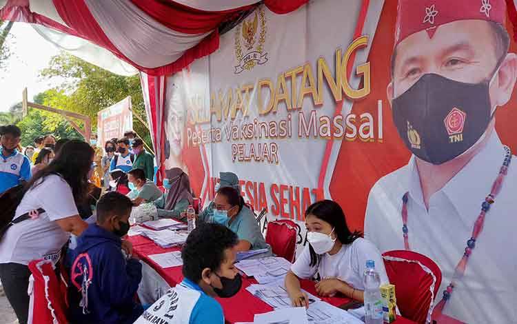 Pelajar di Palangka Raya Antusias Ikuti Vaksinasi