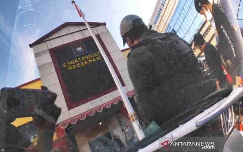 Polisi Tangkap 2 Rekan Tersangka Pembakar Mimbar Masjid