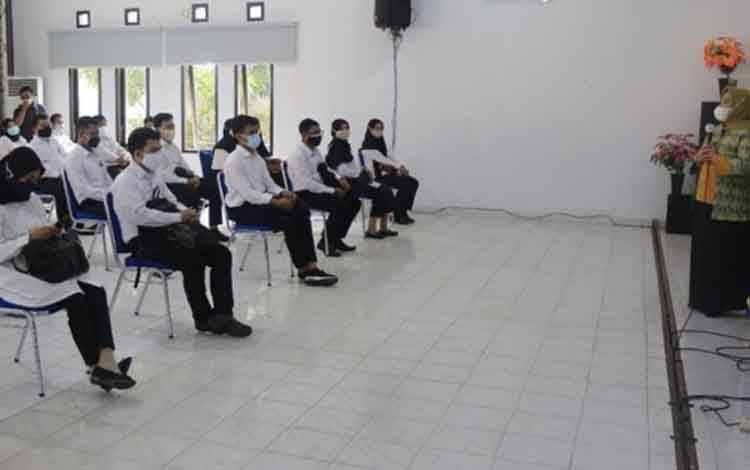Berikan Semangat, Bupati Kobar Tinjau Tes SKD CPNS 2021