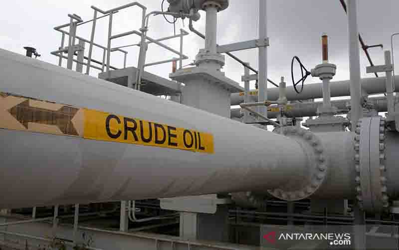 Harga Minyak Ditutup Lebih Tinggi Didukung Optimisme Permintaan 2022