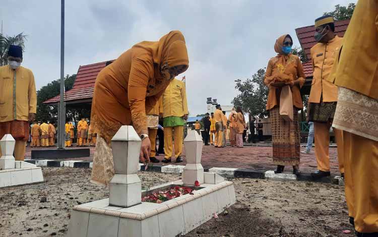 Bupati Ziarah Makam Pendiri Kobar Peringati HUT ke 62 Kobar
