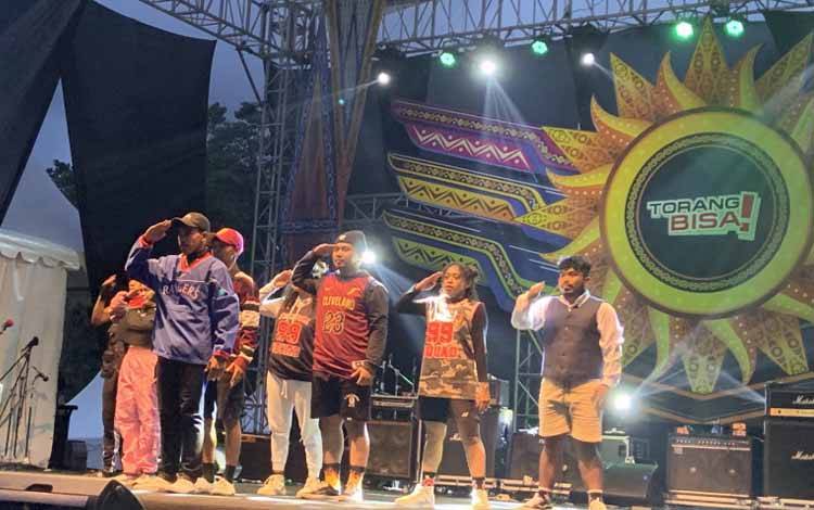Festival Kirab Api Sambut Pembukaan PON Papua