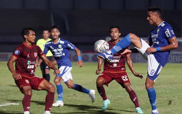 Persib Bandung Catatkan Hasil Imbang Keempat Setelah Ditahan PSM 1-1