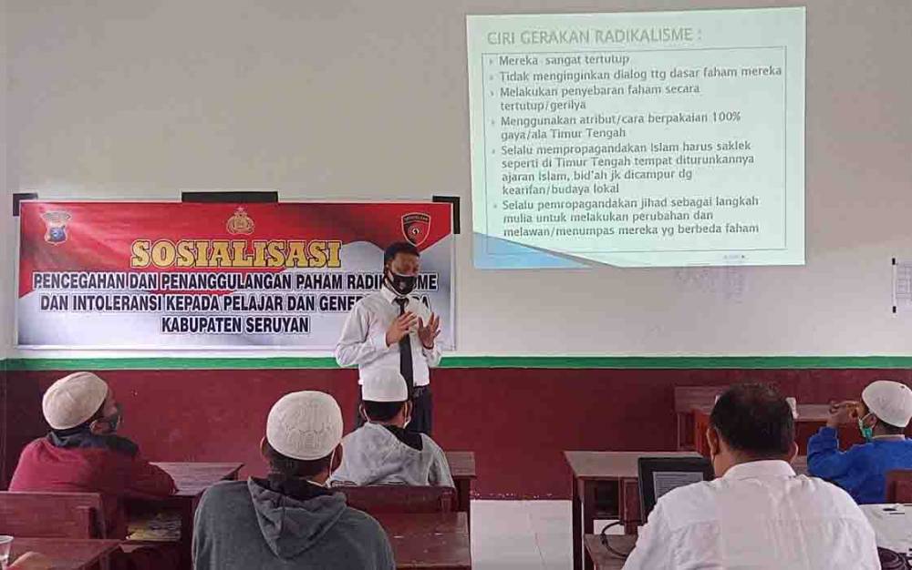 Cegah Paham Radikal, Polres Seruyan Berikan Sosialisasi kepada Pelajar