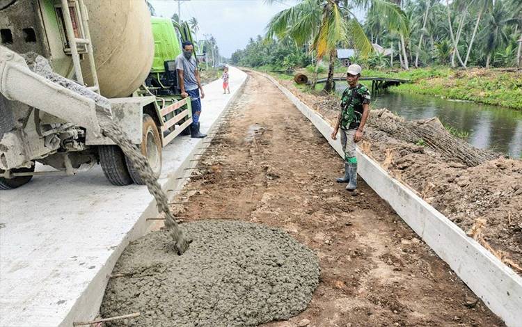 Pemkab Kotim Gencarkan Peningkatan Kualitas Jalan Dalam dan Luar Kota