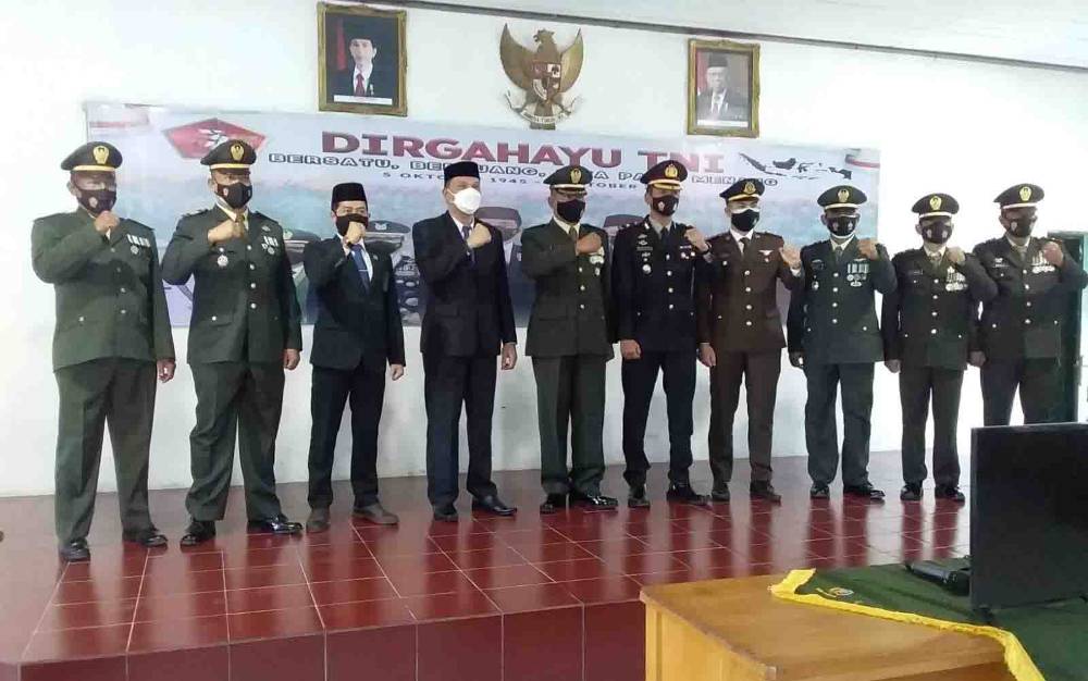 Sekda Barito Selatan Hadiri Peringatan HUT ke 76 TNI
