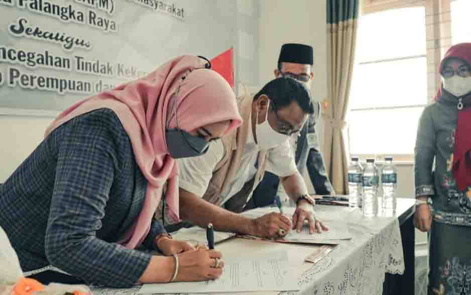 DPRD - Pemko Palangka Raya - MUI Komitmen Hentikan Kekerasan Perempuan dan Anak