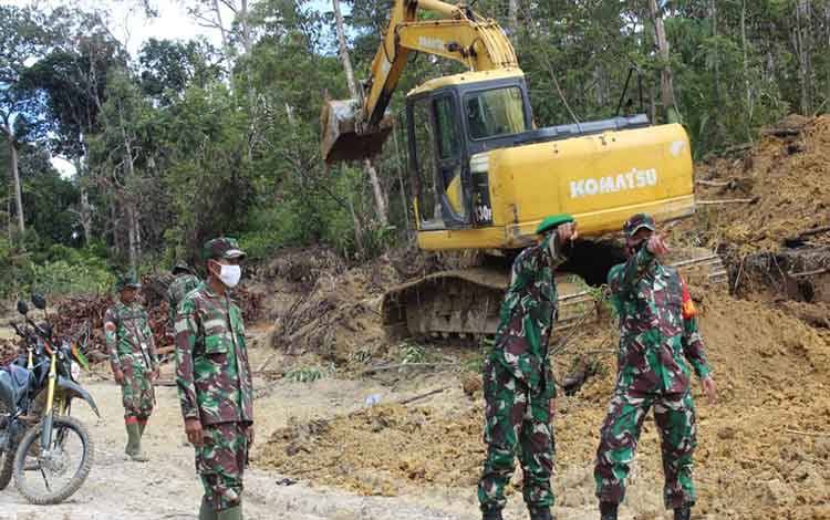 Wasev Kodam XII Tanjungpura Kunjungi Lokasi TMMD Kodim Palangka Raya