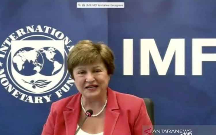 IMF Pangkas Proyeksi Ekonomi 2021 karena Kesenjangan Vaksin, Inflasi