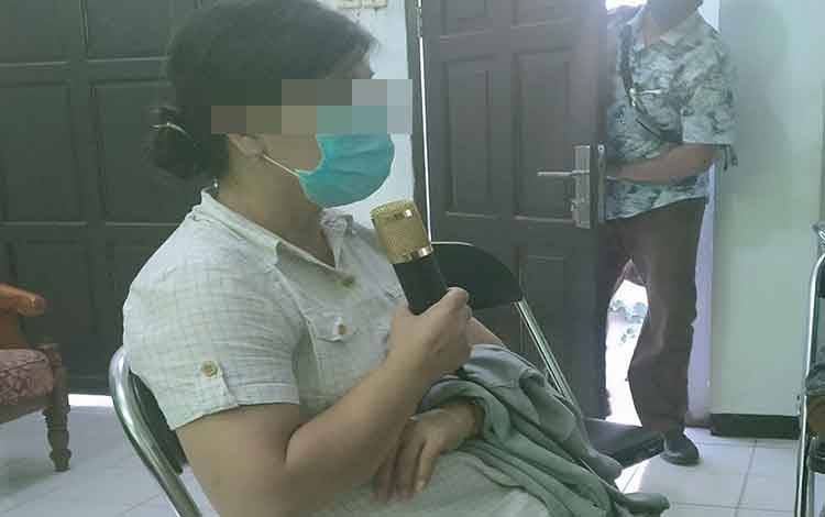 Penjual Miras yang Tidak Ditahan Tunggu Tuntutan Jaksa
