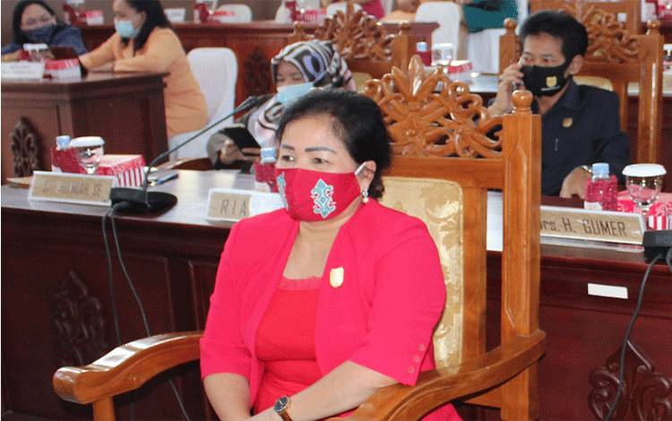 Srikandi DPRD Gunung Mas Imbau Kepsek Berhati-hati Laksanakan PTM Terbatas