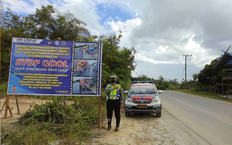 Polres Gunung Mas Tindak Truk ODOL Melintas di Jalan Trans Kalimantan