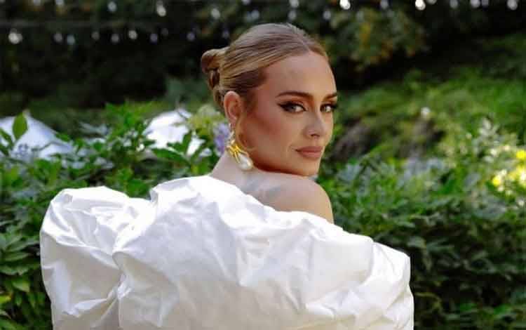 Adele Sebut Album Barunya Adalah Surat untuk Sang Anak