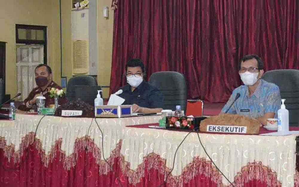 Bupati Barito Timur Sampaikan Penjelasan Tentang Raperda PDAM