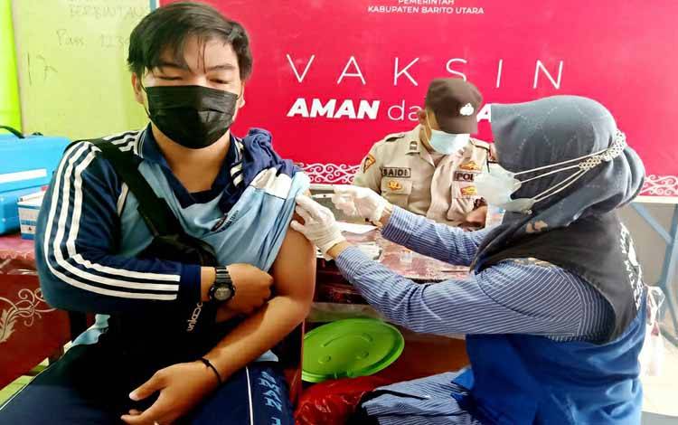550 Siswa SMAN 1 Muara Teweh Diberikab Vaksin Covid-19 Dosis Pertama