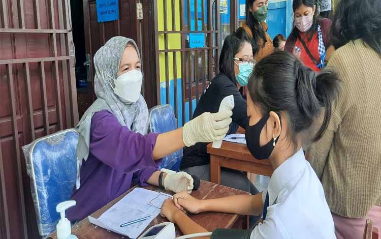 Anggota DPRD Gunung Mas Sampaikan Apresiasi kepada Tenaga Kesehatan