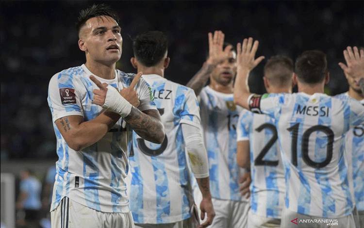 Argentina Bungkam Uruguay 3-0