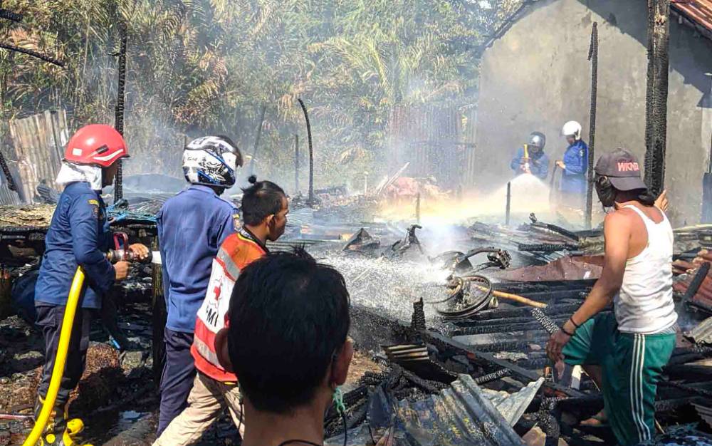 Kebakaran 2 Rumah di Baamang Gegerkan Warga