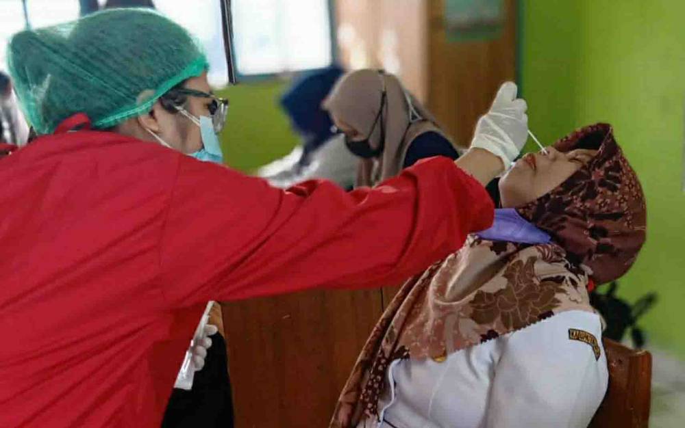 Perkuat Standar PTM, Pendidik dan Tenaga Kependidikan Diswab Antigen
