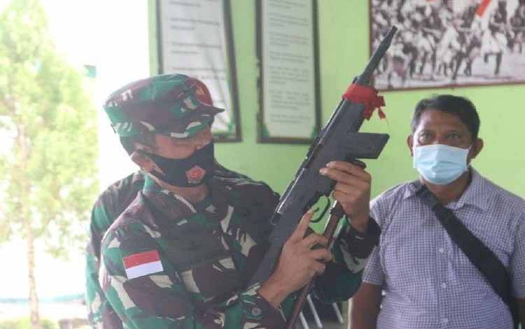KSB Serahkan 6 Pucuk Senpi di Serui
