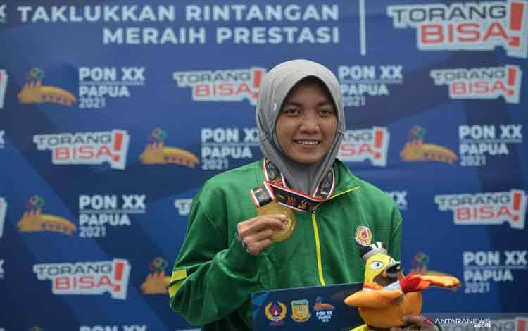 Pen Tertanam di Tangan, Adinda Jadi Peraih Emas Terbanyak PON Papua