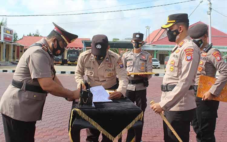 Kapolres Seruyan Pimpin Upacara Serah Terima Jabatan