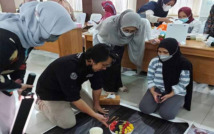Dispar Berikan Pelatihan Food Photography Bagi Ekraf Kuliner