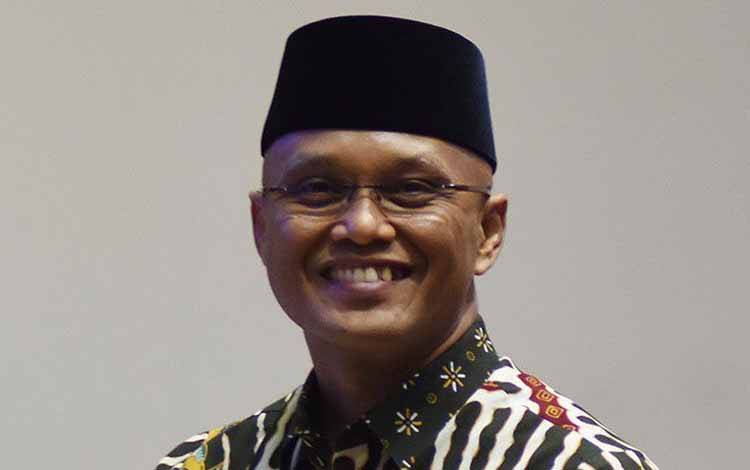 DPR Dorong OJK Hapus Kebijakan Pemberian Akses IMEI kepada Pinjol