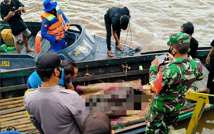 Sesosok Mayat Ditemukan Mengapung di DAS Kapuas Muara