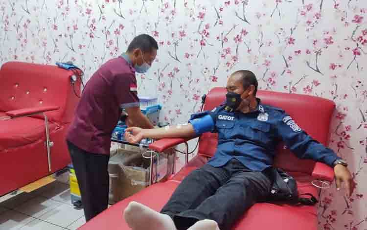 Polres Kobar Laksanakan Donor Darah