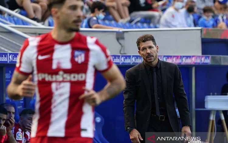 Dikalahkan Liverpool, Diego Simeone Abaikan Jabat Tangan Jurgen Klopp