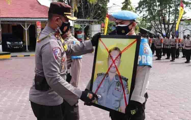 Terlibat Kasus Narkoba, Oknum Polisi di Kobar Diberhentikan Tidak Hormat