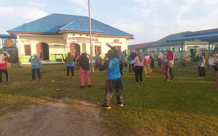 Lansia Desa Sembuluh I Antusias Ikuti Senam Bersama