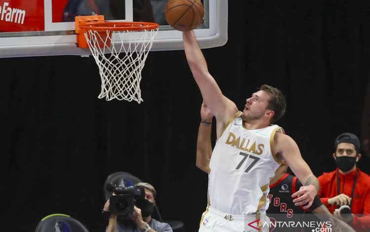 Luka Doncic Cetak 27 Poin saat Mavericks Kalahkan Raptors