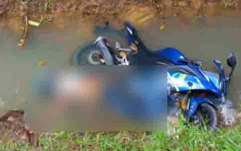 Warga Temukan Mayat dan Motor Korban di Parit Tepi Jalan Desa Tewang Kadamba - Luwuk Kiri