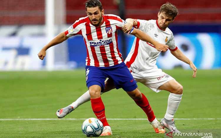 Chelsea Dilaporkan Tolak Opsi Permanenkan Saul dari Atletico Madrid