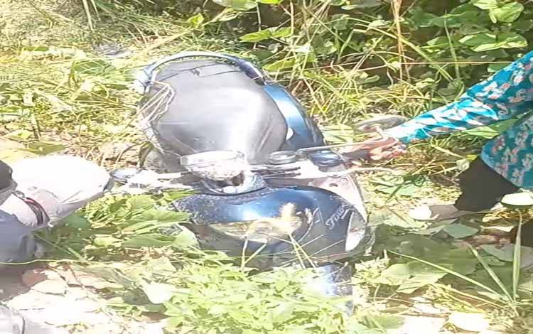Warga Pangkalan Banteng Temukan Motor Matic di Parit, Punya Siapa?