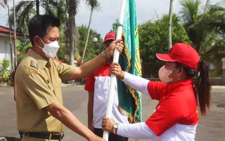 Bupati Barito Utara Lepas Peserta Ikrar Bersama Anak Bangsa dan HSP ke-93