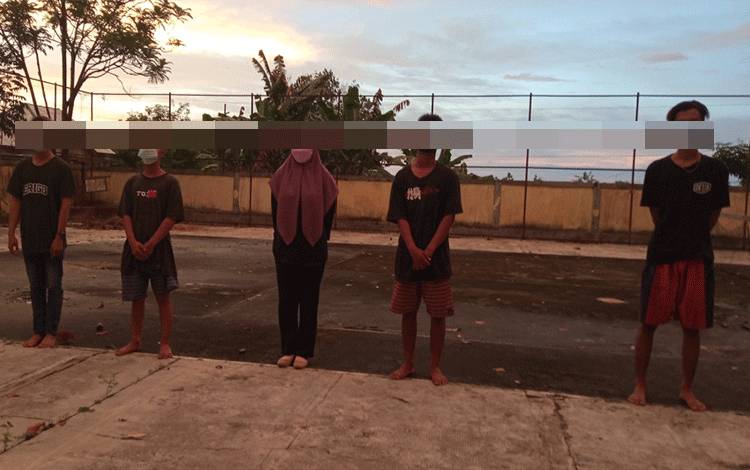 Jadi Ajang Pesta Miras, Satpol PP Kobar Gerebek Rumah Dekat Pemakaman Sekip