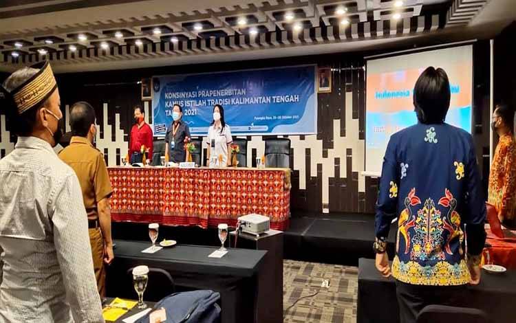 Balai Bahasa Konsinyasi Prapenerbitan Kamus Istilah Tradisi Kalteng