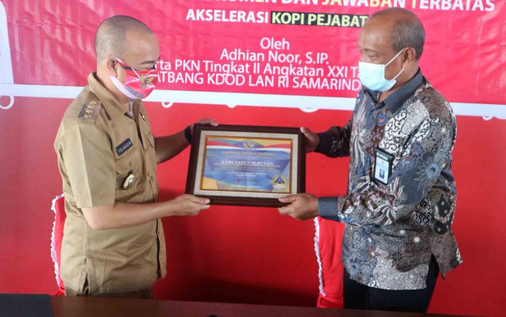 Bupati Seruyan Terima Penghargaan dari Menteri Keuangan